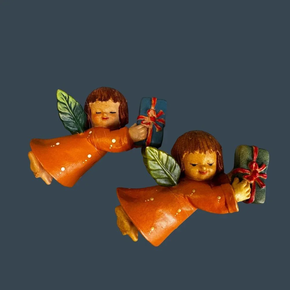 Vintage Anri Ferrandiz Flying Angels Pair Holding Gifts Hand Painted Christmas O